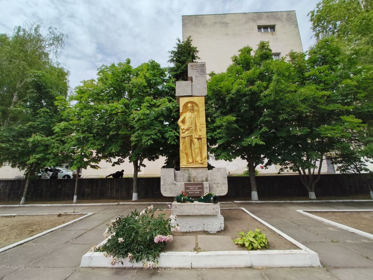 Памятник Скадовскому