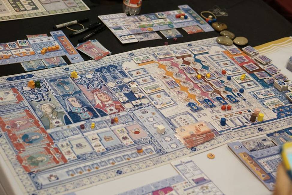 «Лиссабон», локализация Лавки Игр