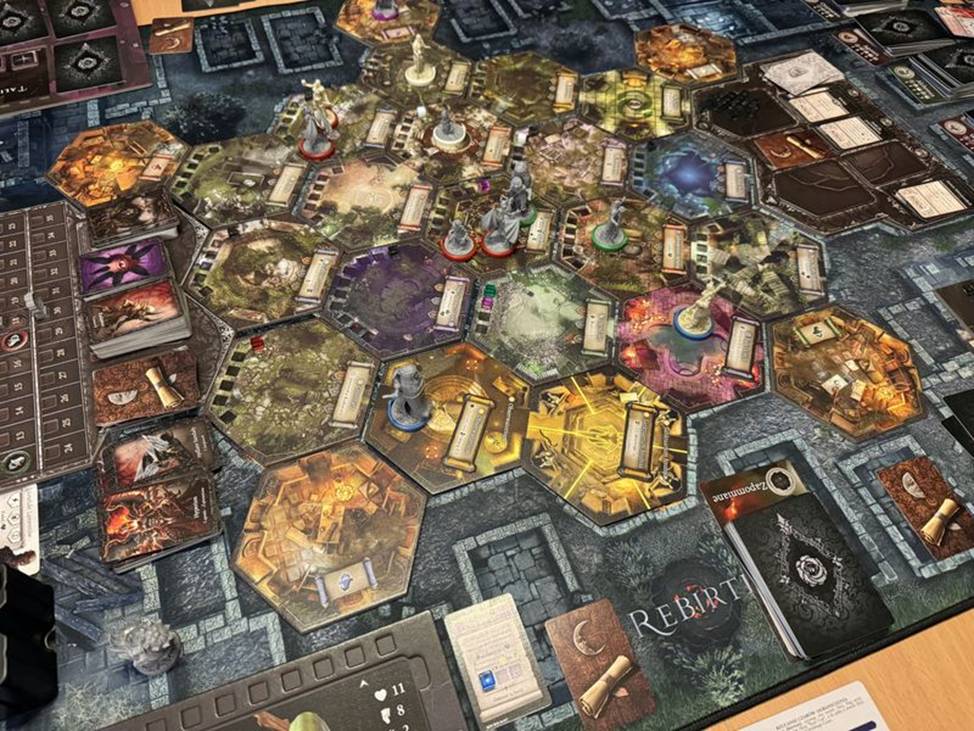 «Войны Черной Розы: Возрождение», локализация Hobby World