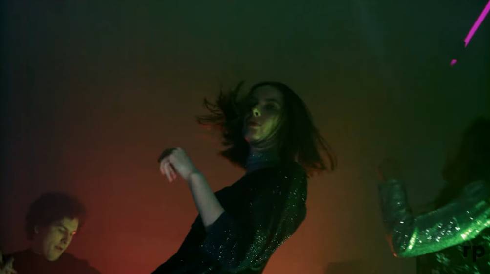 «Вам нравится это платье?»